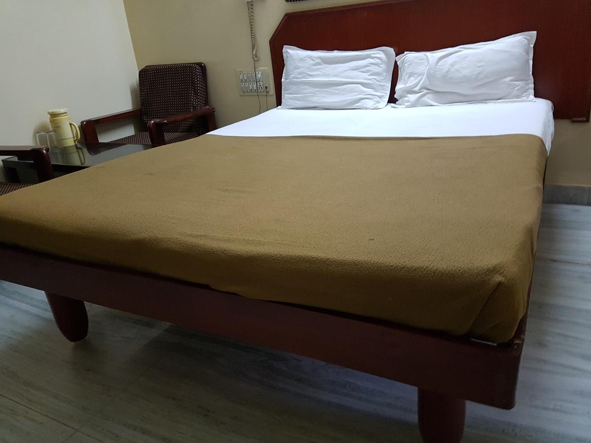 Hotel Sri Sai Residency Tirupati Exterior foto