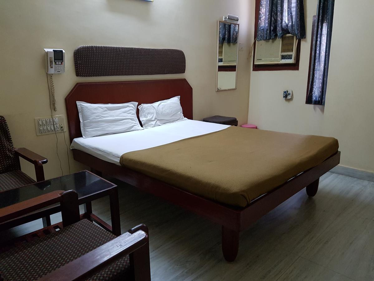 Hotel Sri Sai Residency Tirupati Exterior foto